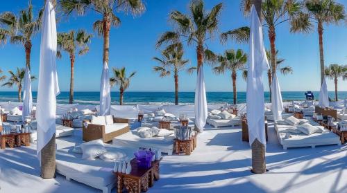 NikkiBeach8